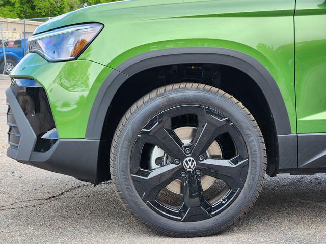 new 2026 Volkswagen Taos car, priced at $33,322