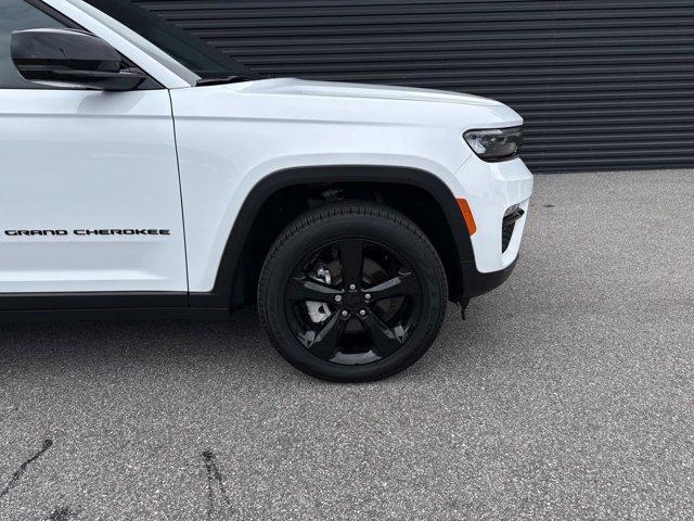 used 2025 Jeep Grand Cherokee car, priced at $39,990
