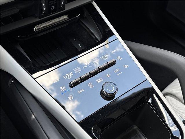 new 2025 Porsche Cayenne car, priced at $136,045