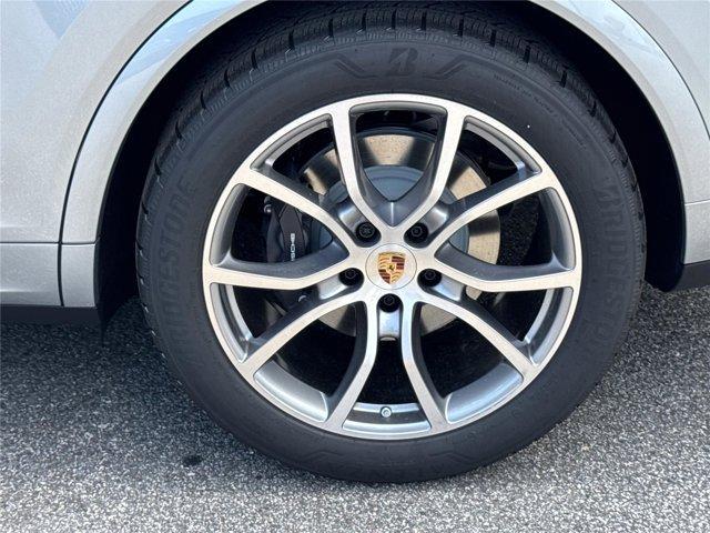 new 2025 Porsche Cayenne car, priced at $115,590