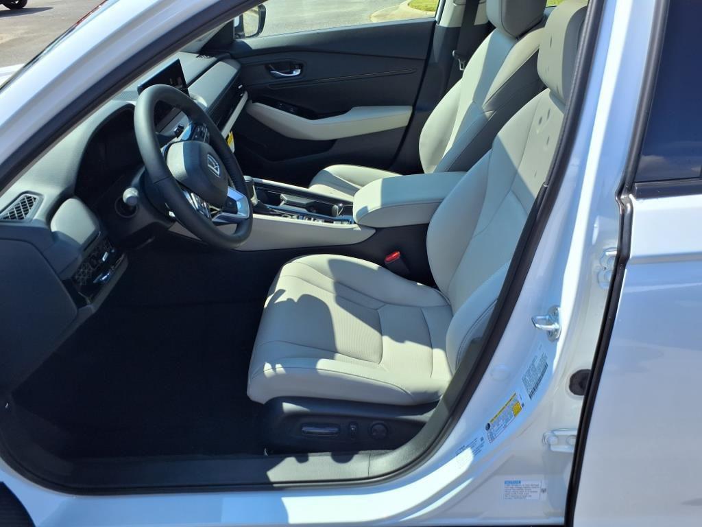 new 2025 Honda Accord Hybrid car, priced at $38,880