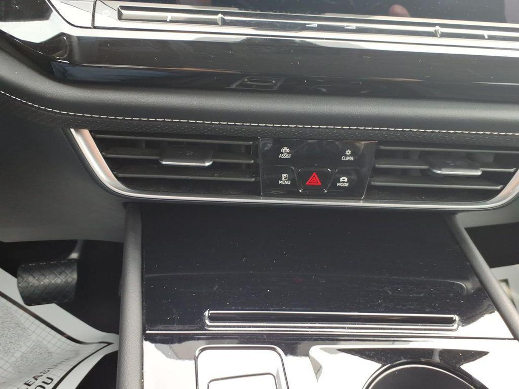 used 2025 Volkswagen Atlas car, priced at $31,990