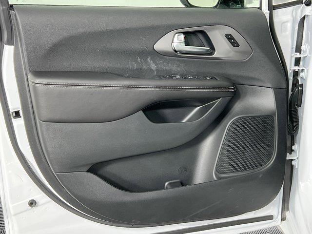 new 2026 Chrysler Pacifica car, priced at $45,218