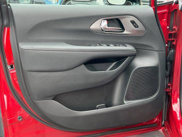 new 2026 Chrysler Pacifica car, priced at $41,884