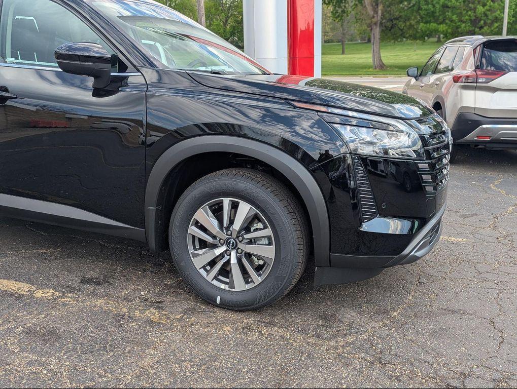 new 2026 Nissan Pathfinder car, priced at $40,905