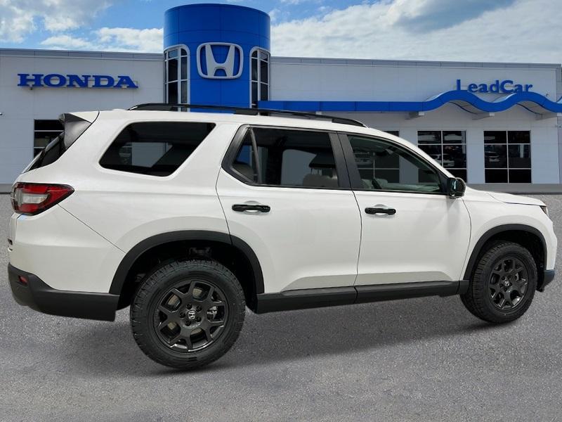 new 2025 Honda Pilot car, priced at $51,350