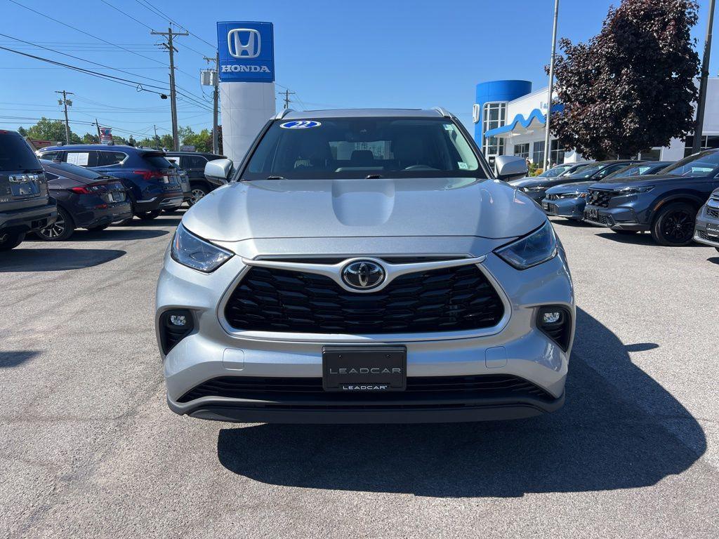 used 2022 Toyota Highlander car, priced at $32,406