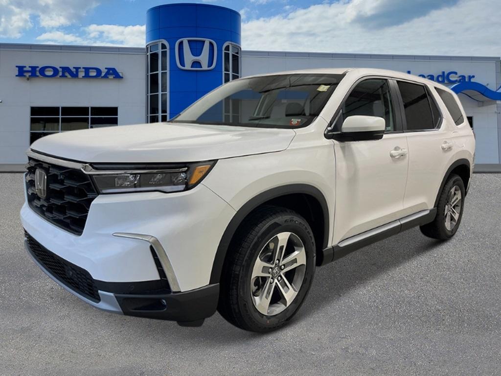 new 2025 Honda Pilot car, priced at $47,550