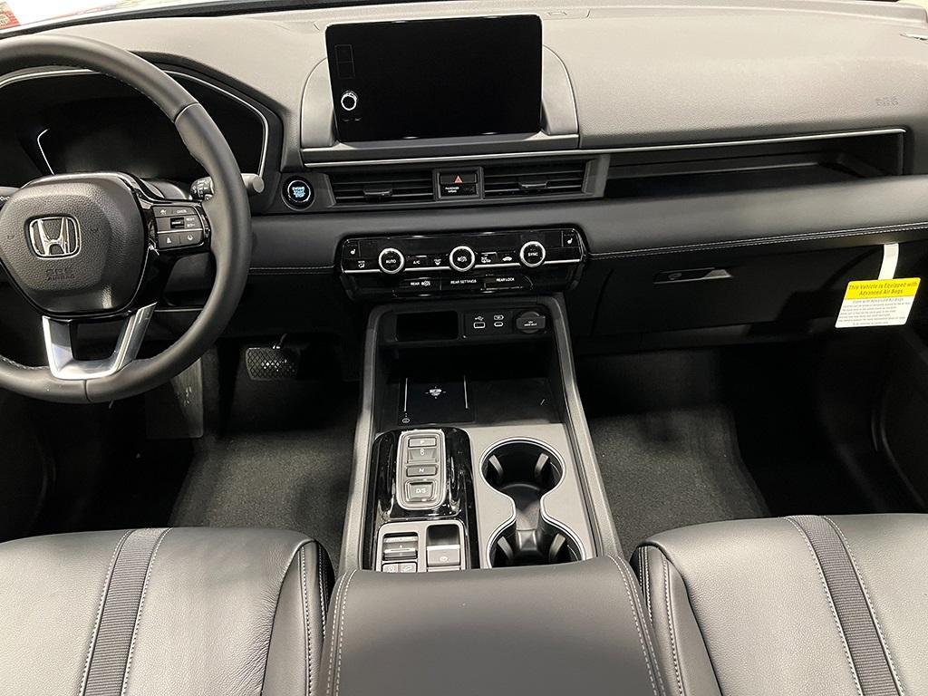 new 2025 Honda Pilot car, priced at $51,095