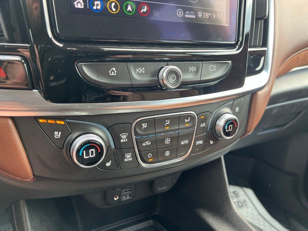 used 2021 Chevrolet Traverse car, priced at $29,253
