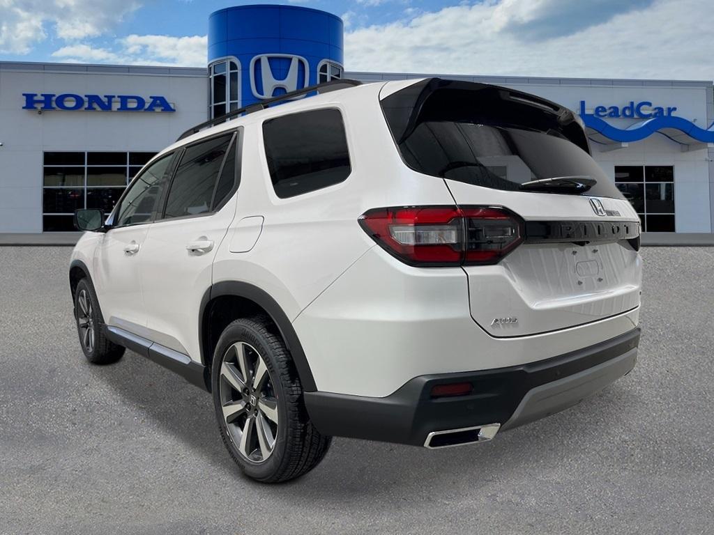 new 2025 Honda Pilot car, priced at $51,550