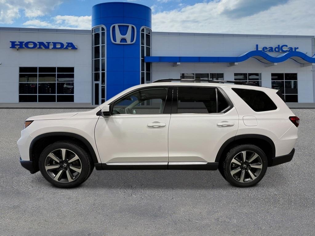 new 2025 Honda Pilot car, priced at $51,550