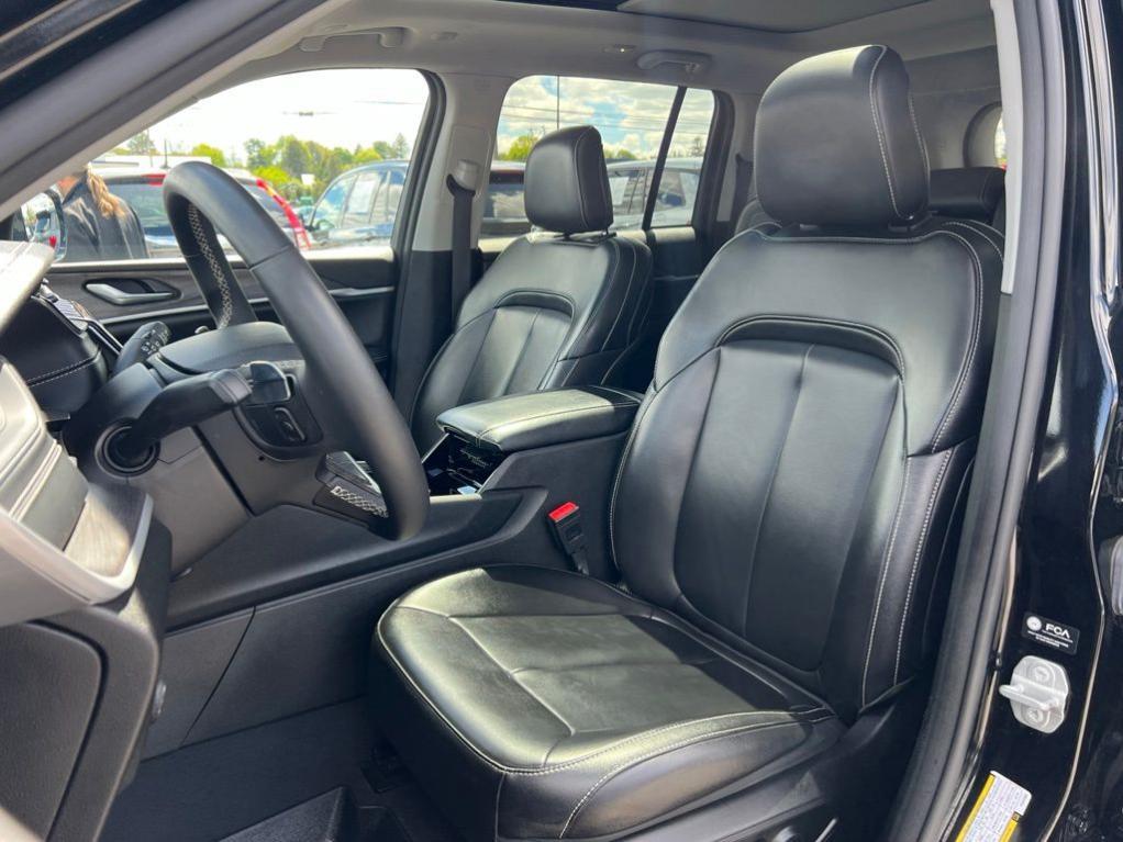 used 2023 Jeep Grand Cherokee car, priced at $30,174