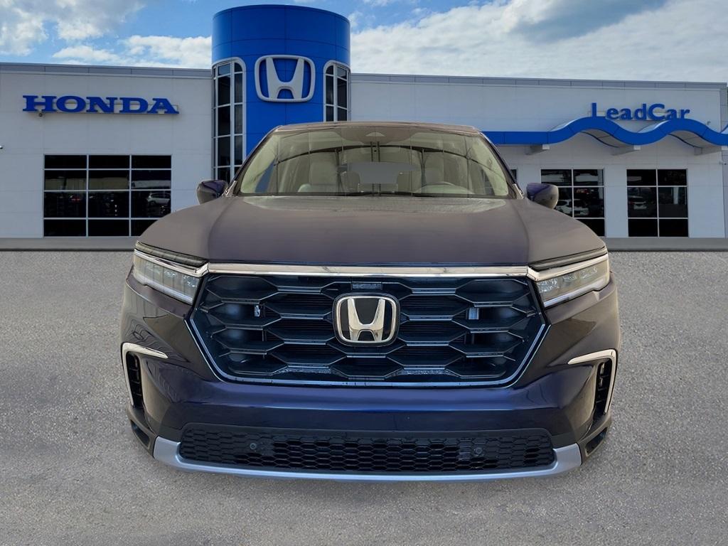 new 2025 Honda Pilot car, priced at $47,095