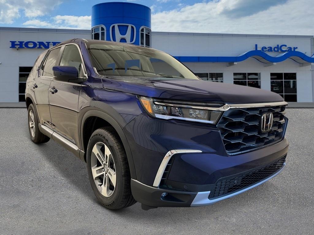 new 2025 Honda Pilot car, priced at $47,095