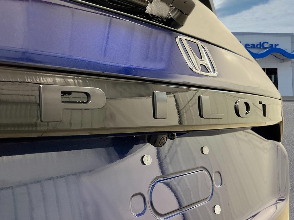 new 2025 Honda Pilot car, priced at $47,095