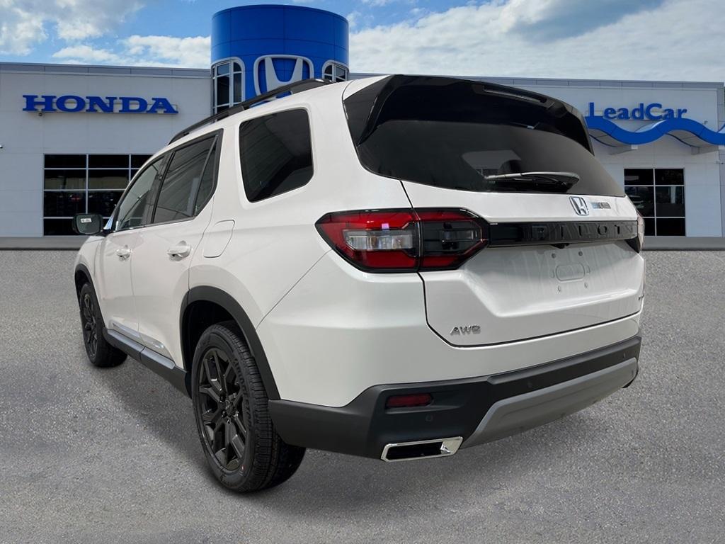 new 2025 Honda Pilot car, priced at $53,450