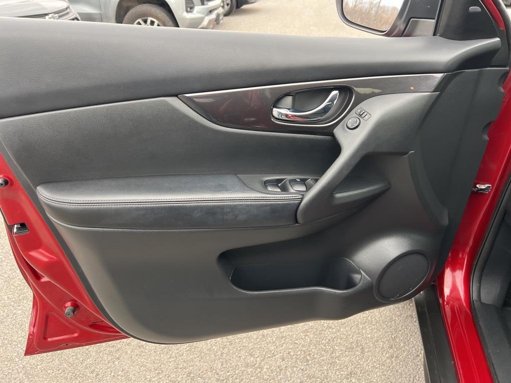 used 2018 Nissan Rogue car, priced at $13,438