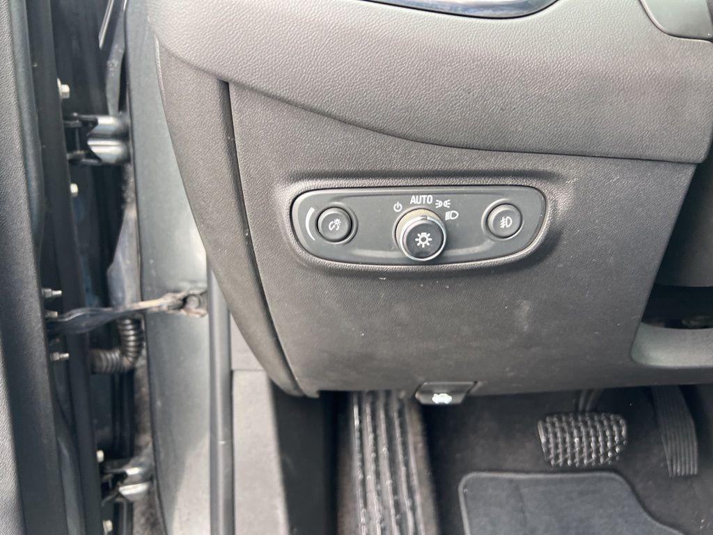 used 2021 Chevrolet Equinox car, priced at $12,174