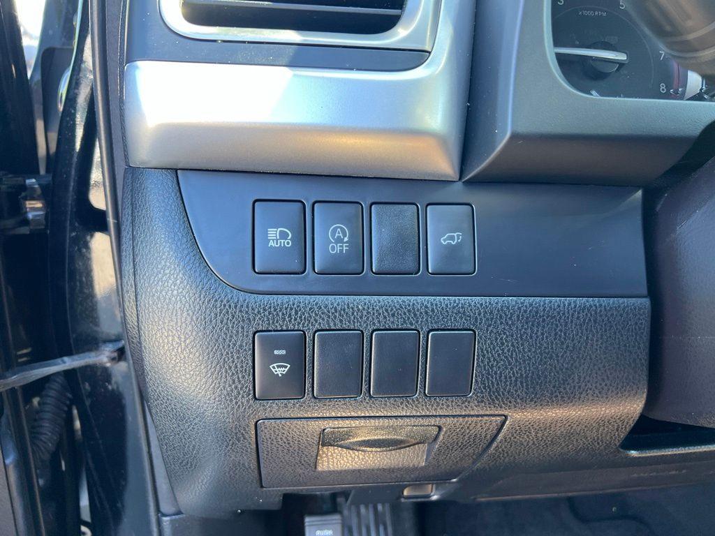 used 2018 Toyota Highlander car, priced at $24,899