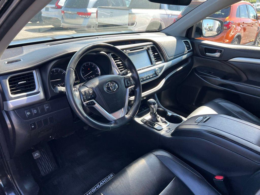 used 2018 Toyota Highlander car, priced at $24,899