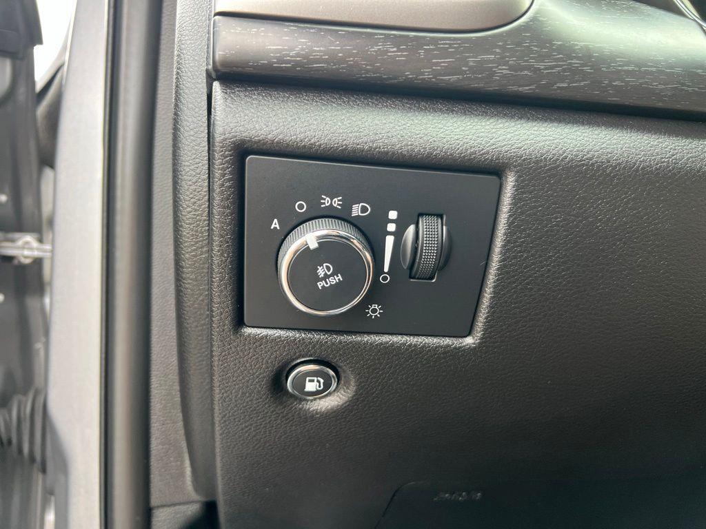 used 2018 Jeep Grand Cherokee car, priced at $19,038
