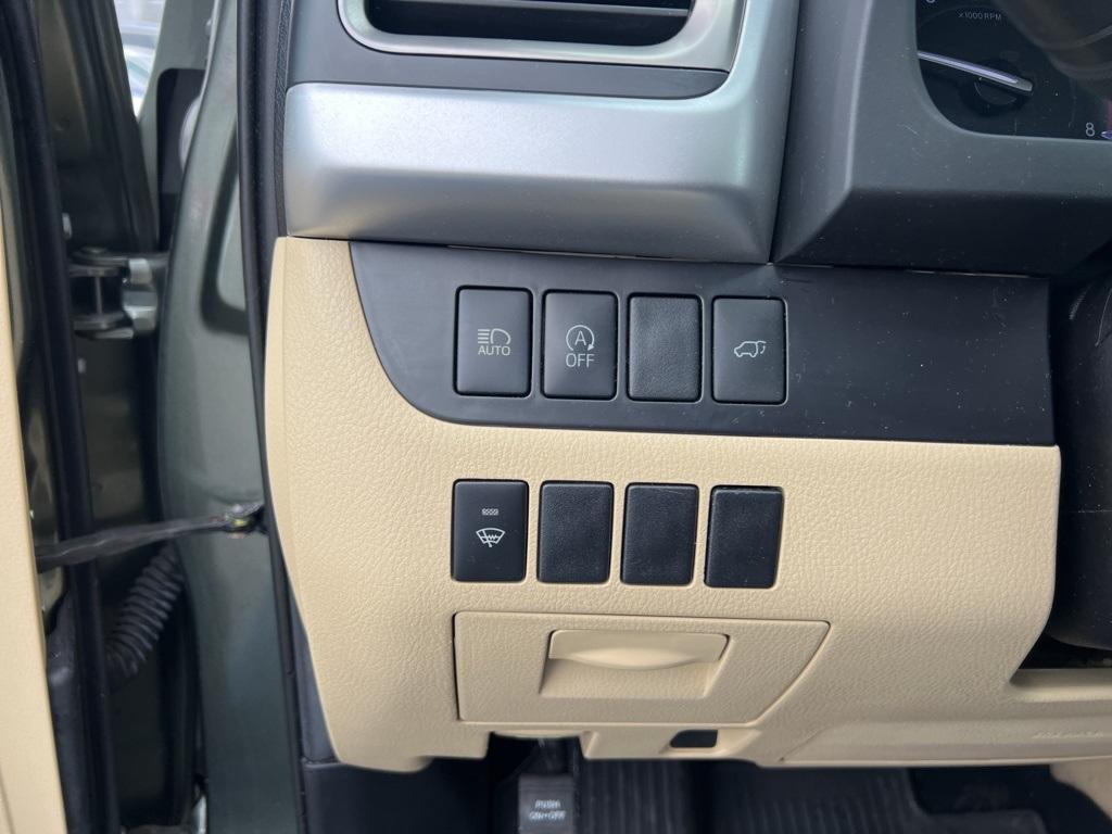 used 2019 Toyota Highlander car, priced at $23,900