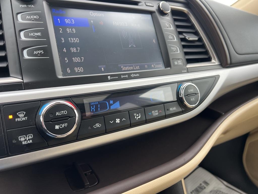 used 2019 Toyota Highlander car, priced at $23,900