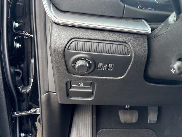 new 2026 Jeep Grand Wagoneer L car, priced at $83,958