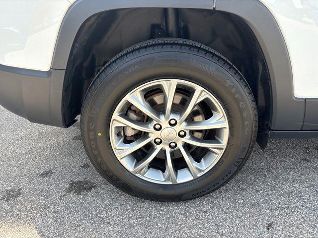 used 2021 Jeep Cherokee car, priced at $23,393