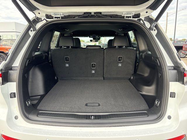 new 2025 Jeep Grand Cherokee car, priced at $42,877