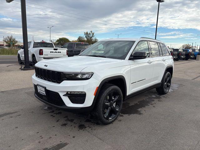new 2025 Jeep Grand Cherokee car, priced at $42,877