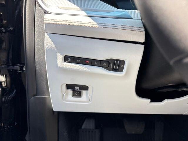 new 2026 Jeep Cherokee car, priced at $43,285