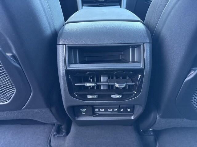 new 2026 Jeep Grand Cherokee car, priced at $53,580