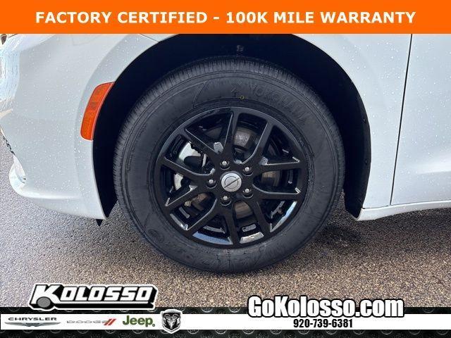 used 2024 Chrysler Pacifica car, priced at $30,997