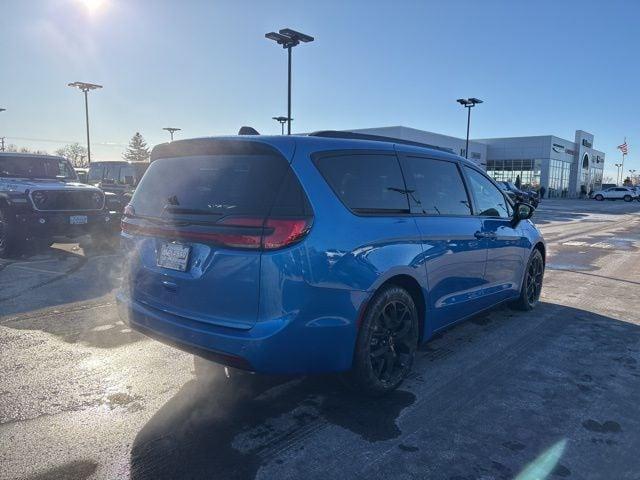 new 2026 Chrysler Pacifica car, priced at $46,296