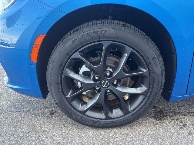 new 2026 Chrysler Pacifica car, priced at $45,796