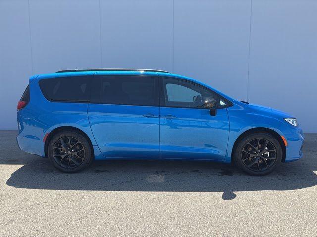new 2026 Chrysler Pacifica car, priced at $45,796
