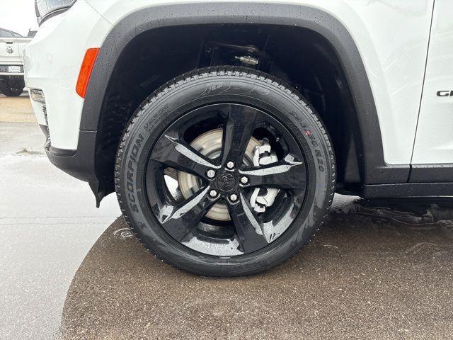 new 2025 Jeep Grand Cherokee L car, priced at $46,077