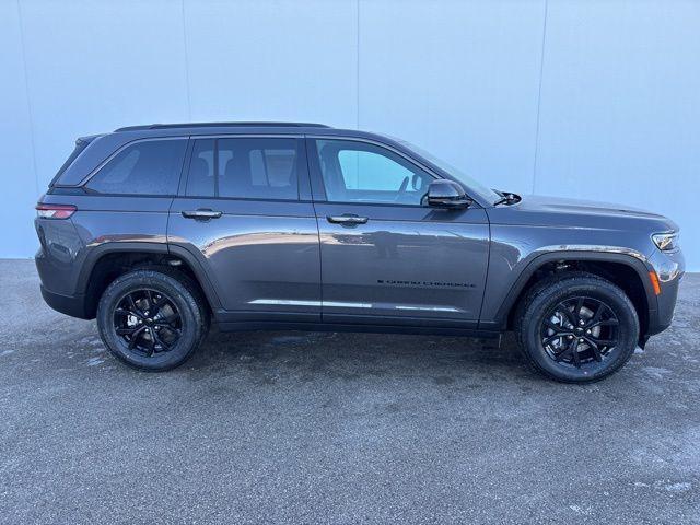 new 2026 Jeep Grand Cherokee car, priced at $49,745
