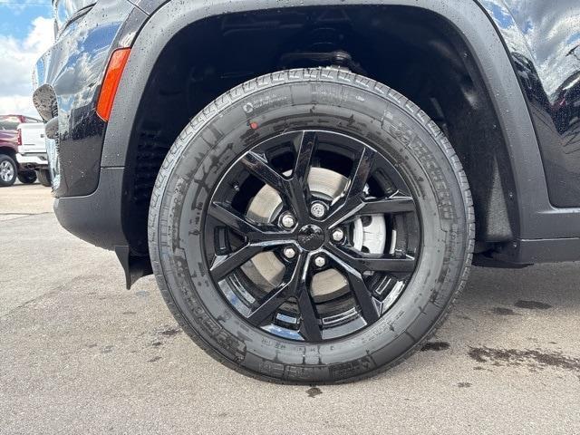 new 2025 Jeep Grand Cherokee car, priced at $42,353