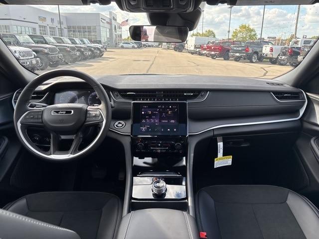 new 2025 Jeep Grand Cherokee car, priced at $42,353