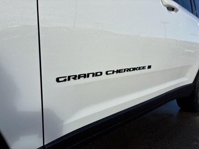 new 2025 Jeep Grand Cherokee car, priced at $45,333