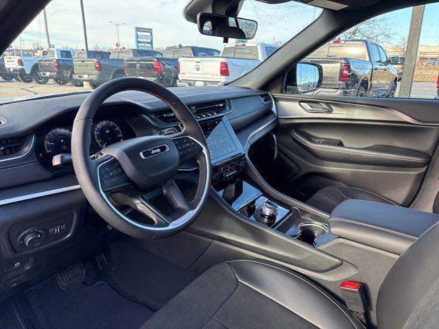new 2025 Jeep Grand Cherokee car, priced at $45,333