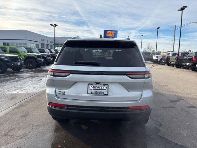new 2025 Jeep Grand Cherokee car, priced at $45,869