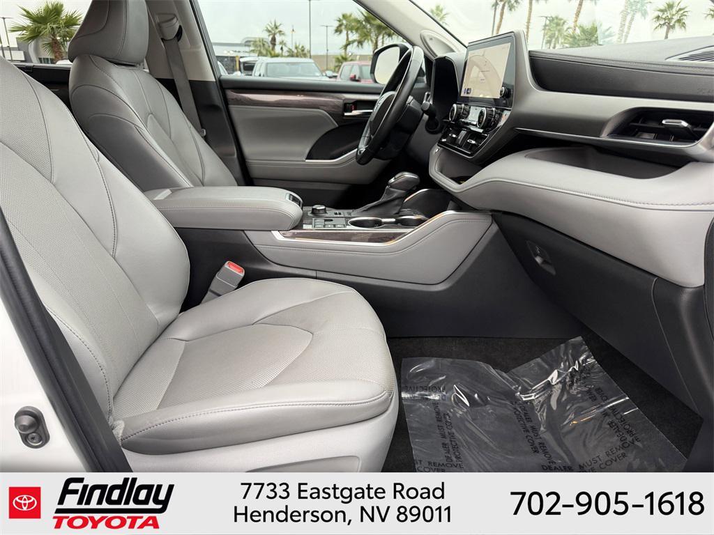 used 2023 Toyota Highlander car, priced at $38,588