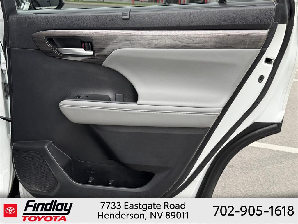 used 2023 Toyota Highlander car, priced at $38,588