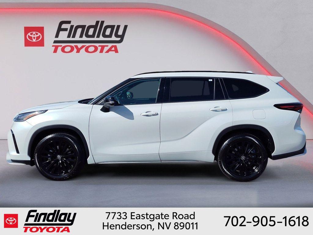 used 2025 Toyota Highlander car, priced at $48,588