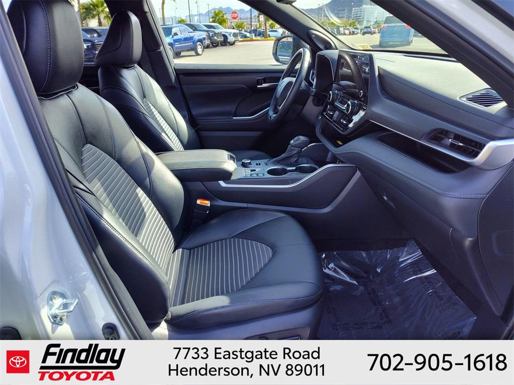 used 2025 Toyota Highlander car, priced at $48,588