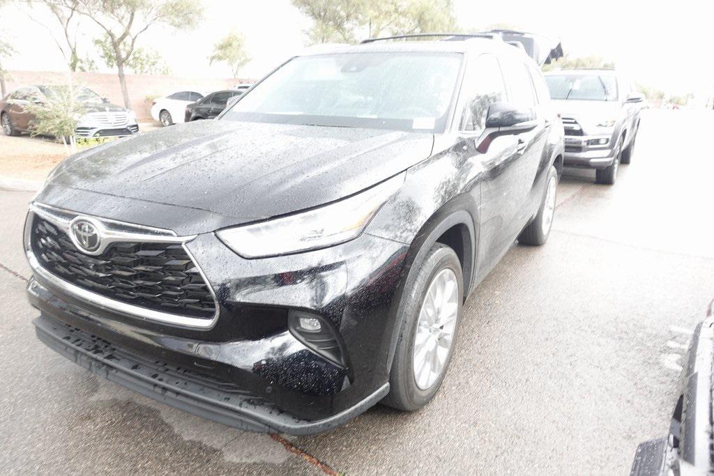 used 2023 Toyota Highlander car, priced at $38,688